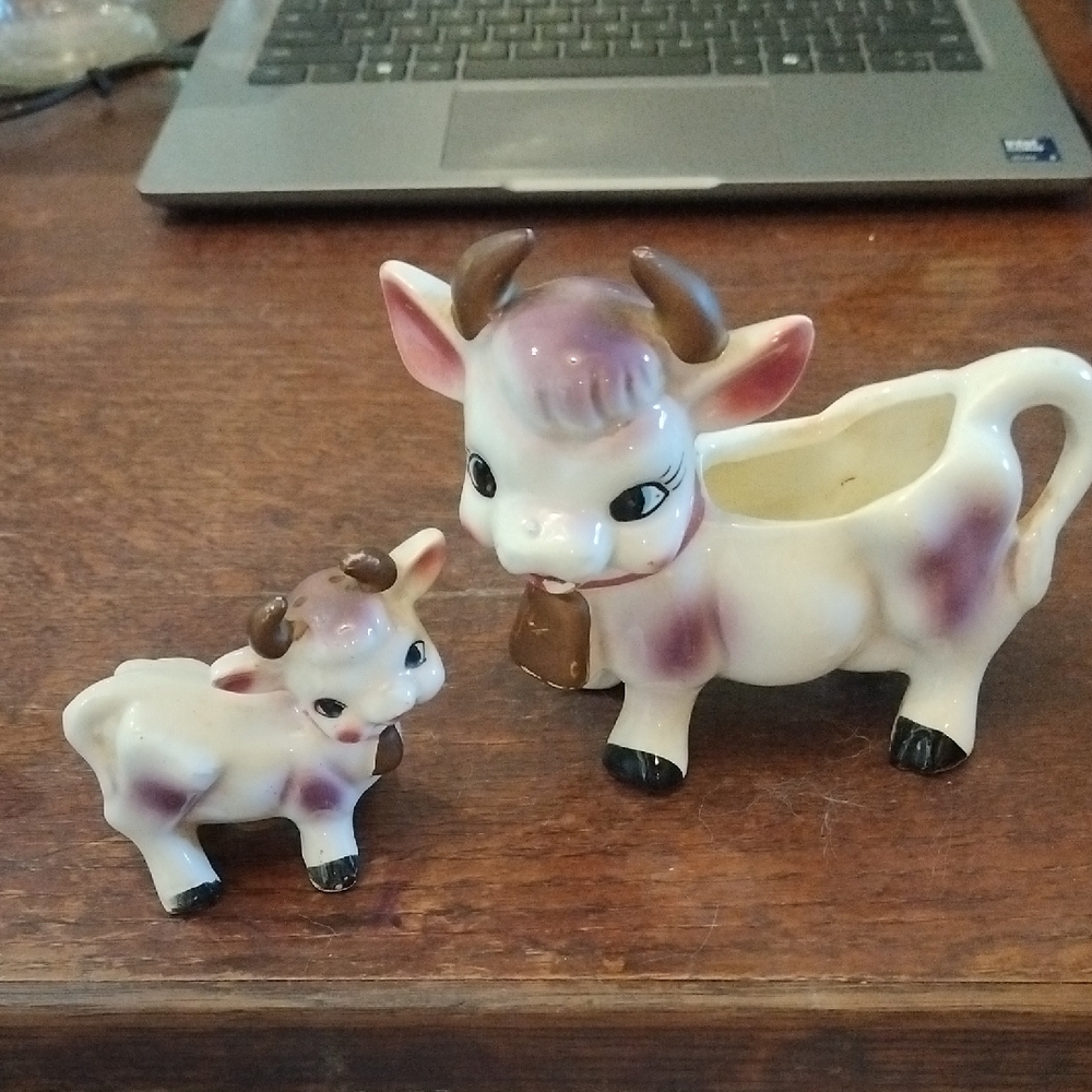 Charming Ceramic Cow Figurine Set - White, Purple and Brown.     Housecshelf2